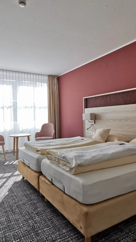 Blick in ein Doppelzimmer im Hotel Duhner Landhaus
