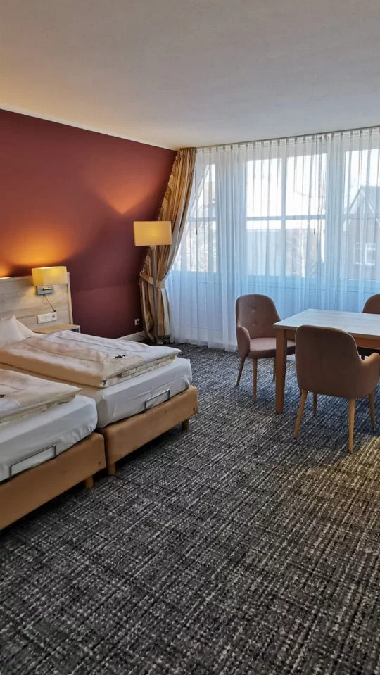 Blick in ein Mehrbettzimmer im Hotel Duhner Landhaus
