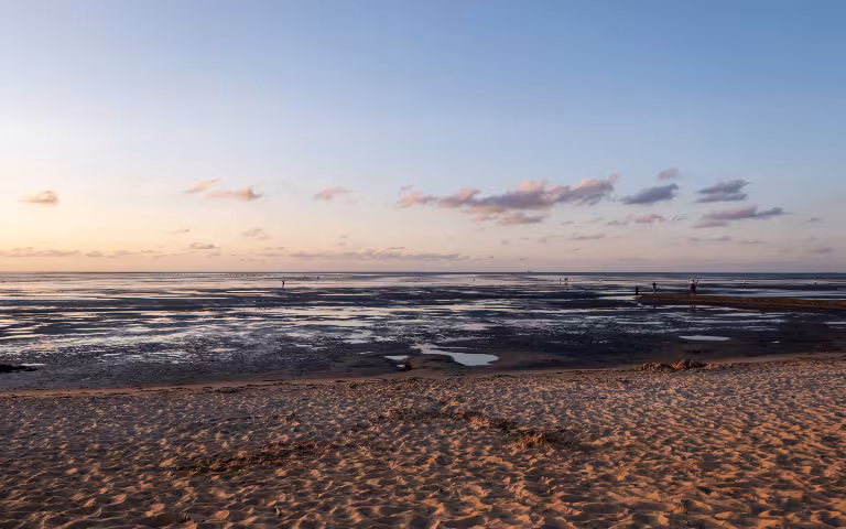 Strand in Duhnen an der Nordsee und weitem Horizont – perfekte Auszeit vom Alltag
