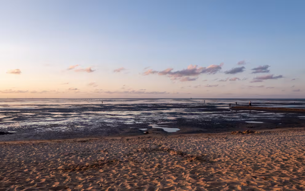 Strand in Duhnen an der Nordsee und weitem Horizont – perfekte Auszeit vom Alltag