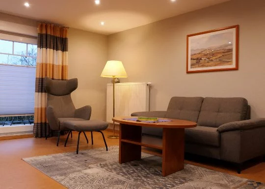 Wohnzimmer in der Ferienwohnung 10 im Haus Dallacker