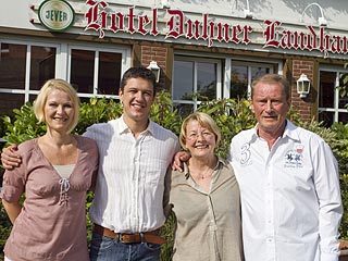 Die Familie Hildebrandt-Senzel freut sich auf ihren Besuch im Duhner Landhaus