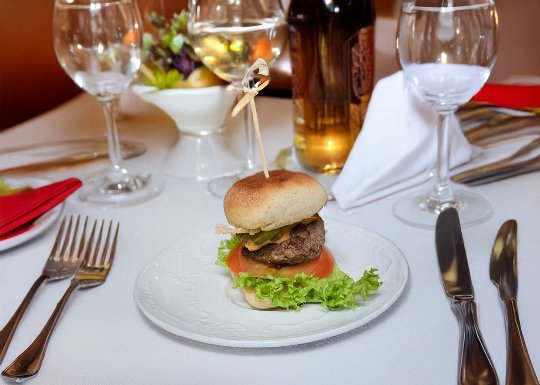 1 Gang: Kleiner Hamburger